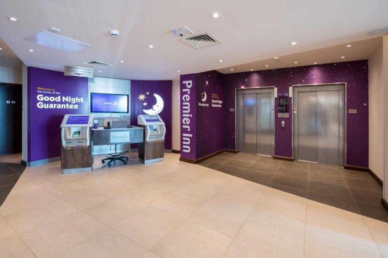 Premier Inn Worthing Seafront Екстериор снимка