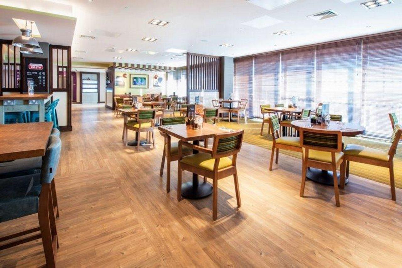 Premier Inn Worthing Seafront Екстериор снимка